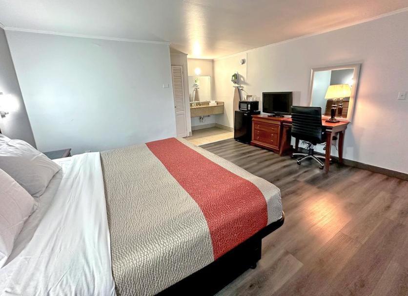 Red Carpet Inn - Stamford Buitenkant foto